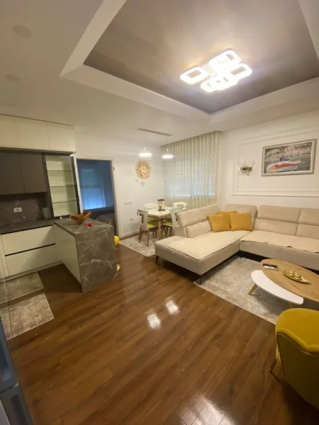 Tirane, shitet apartament 2+1 Kati 4, 93 m² 186.000 € (liqeni i thate)