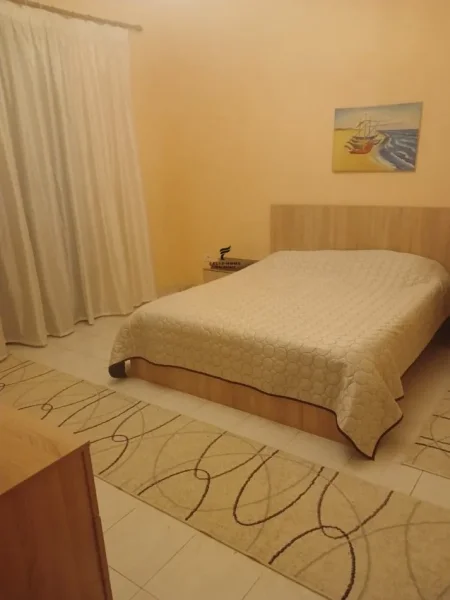 Tirane, jepet me qera apartament 2+1 Kati 0, 110 m² 550 € (ALI DEMI)