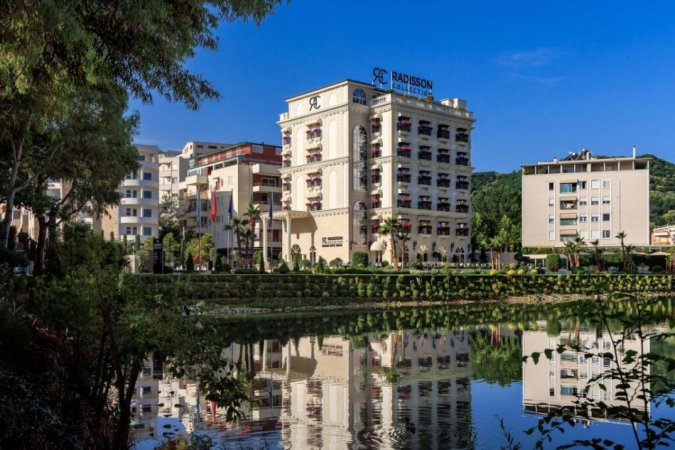 Tirane, shitet ambjent biznesi Kati 0, 130 m² 520.000 € (liqeni i thate)