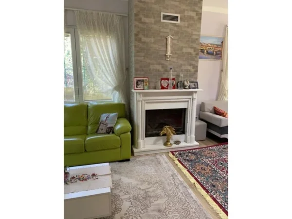 Tirane, shitet Vile 2 Katshe Kati 2, 450 m² 300.000 € (peze)