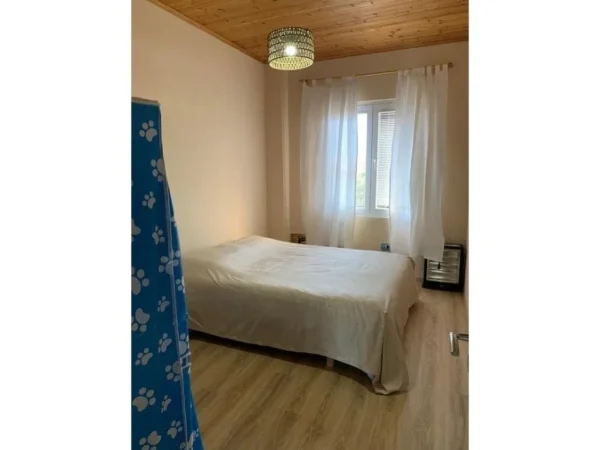 Tirane, shitet Vile 2 Katshe Kati 2, 450 m² 300.000 € (peze)