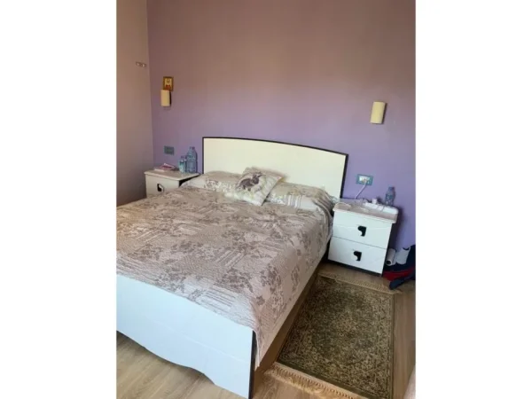 Tirane, shitet Vile 2 Katshe Kati 2, 450 m² 300.000 € (peze)