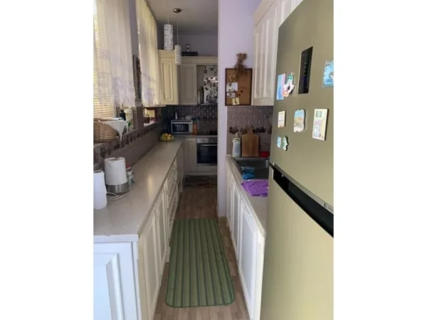 Tirane, shitet Vile 2 Katshe Kati 2, 450 m² 300.000 € (peze)