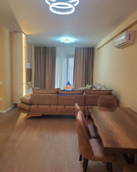 Tirane, jepet me qera apartament 2+1+Ballkon Kati 2, 120 m² 1.300 € 