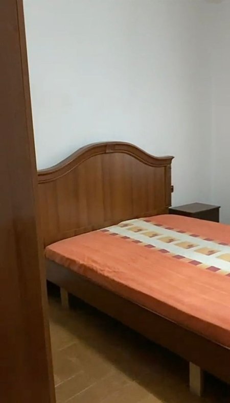 Tirane, jepet me qera apartament 1+1 Kati 2, 