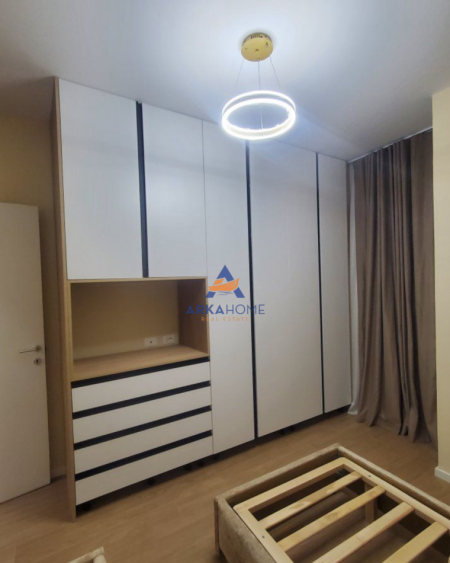 Tirane, jepet me qera apartament 2+1+Ballkon Kati 2, 120 m² 1.300 € 