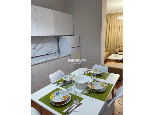 Tirane, jepet me qera apartament 2+1+Ballkon Kati 7, 85 m² 800 € (Sheshi Willson)