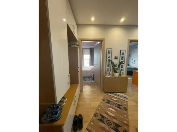 Tirane, shitet apartament 2+1+Ballkon Kati 2, 100 m² 255.000 € 