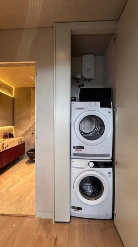 Tirane, jepet me qera apartament 1+1+Aneks+Ballkon Kati 5, 150 m² 2.000 € 