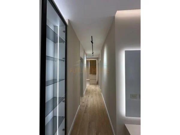 Tirane, shitet apartament 2+1+Ballkon Kati 10, 94 m² 315.000 € 