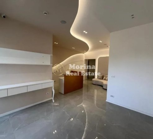 Tirane, jepet me qera ambjent biznesi Kati 2, 140 m² 1.600 € (Stacioni i Trenit)