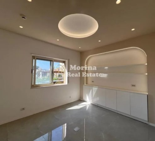 Tirane, jepet me qera ambjent biznesi Kati 2, 140 m² 1.600 € (Stacioni i Trenit)