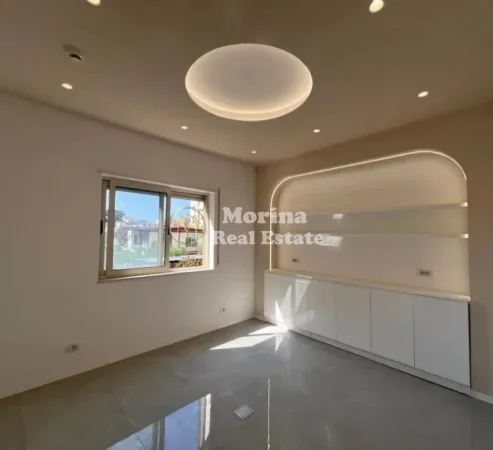 Tirane, jepet me qera ambjent biznesi Kati 2, 140 m² 1.600 € (Stacioni i Trenit)