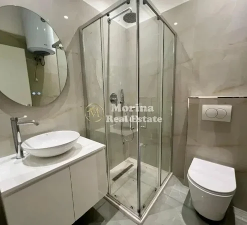 Tirane, jepet me qera ambjent biznesi Kati 2, 140 m² 1.600 € (Stacioni i Trenit)