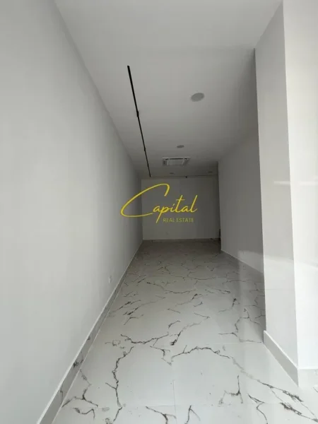 Tirane, jepet me qera ambjent biznesi Kati 0, 40 m² 900 € (QENDER)