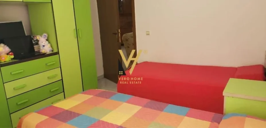 Tirane, jepet me qera apartament 2+1+Ballkon Kati 5, 85 m² 600 € (LAPRAKE)