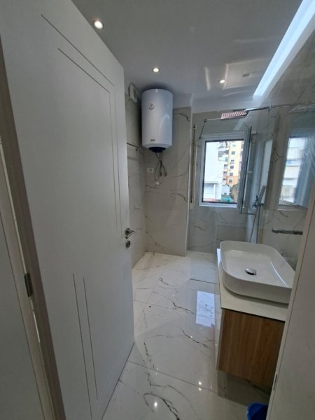 MYSLYM SHYRI . APARTAMENT 2+1+ POST PARKIMI  ME QIRA   1.000 €