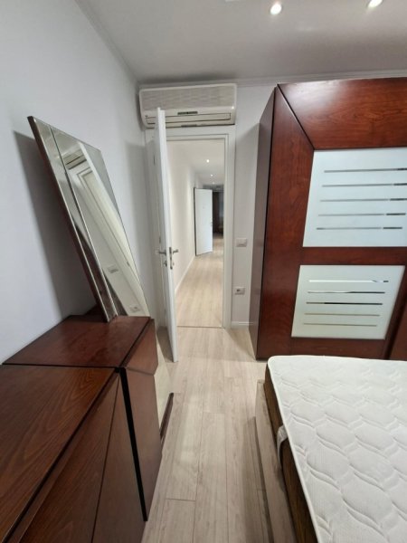 MYSLYM SHYRI . APARTAMENT 2+1+ POST PARKIMI  ME QIRA   1.000 €