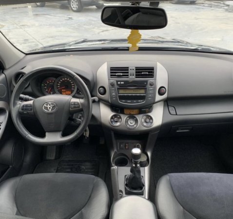Lezhe, shitet SUV Toyota Rav4 2011 2.2 Nafte, gri e erret manuale 7.500 €