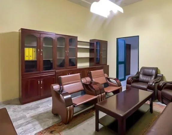 Tirane, jepet me qera ambjent biznesi Kati 0, 40 m² 650 € (Rruga e Kavajes)