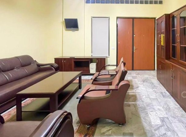 Tirane, jepet me qera ambjent biznesi Kati 0, 40 m² 650 € (Rruga e Kavajes)