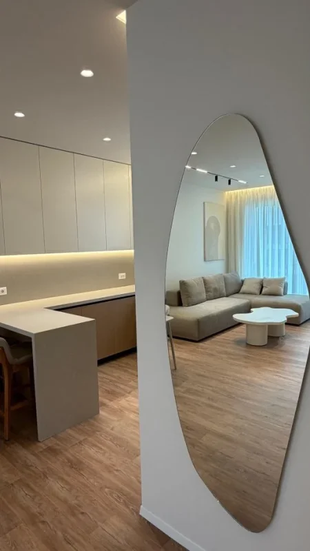 Tirane, jepet me qera apartament 2+1 Kati 3, 120 m² 1.900 € (Liqeni i thate)