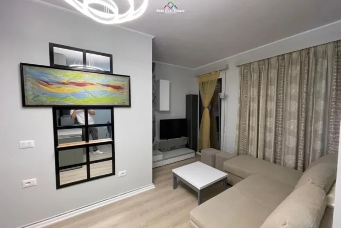 Tirane, jepet me qera apartament 1+1 Kati 4, 60 m² 570 € (Tregu Elektrik)