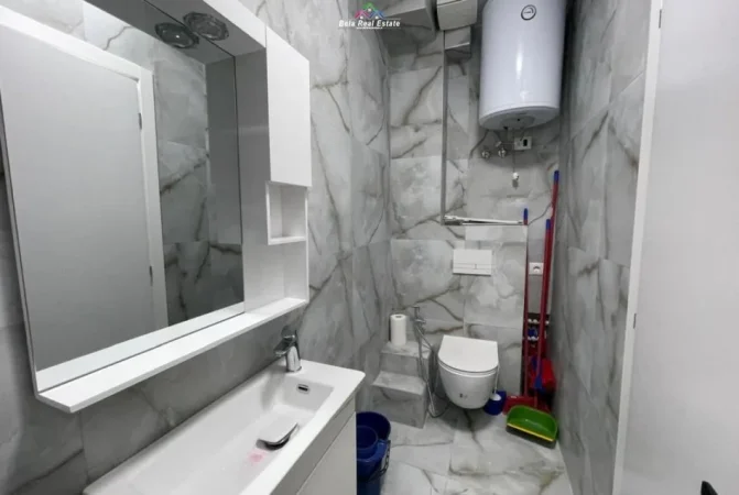 Tirane, jepet me qera apartament 1+1 Kati 4, 60 m² 570 € (Tregu Elektrik)