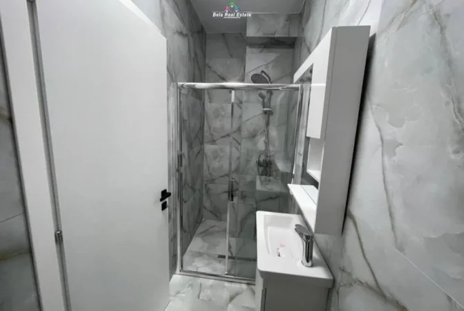 Tirane, jepet me qera apartament 1+1 Kati 4, 60 m² 570 € (Tregu Elektrik)