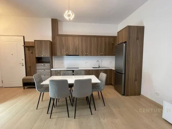 Tirane, jepet me qera apartament 1+1+Ballkon Kati 2, 75 m² 835 € (Kompleksi Delijorgji)