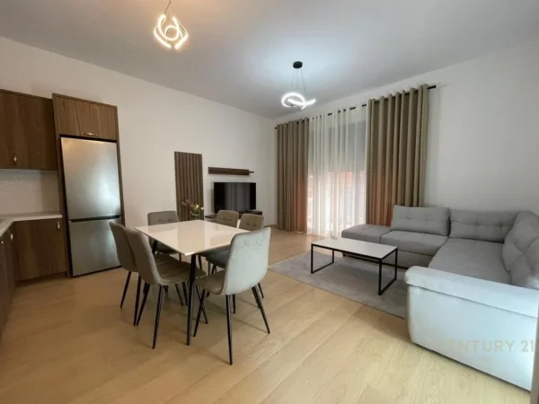 Tirane, jepet me qera apartament 1+1+Ballkon Kati 2, 75 m² 835 € (Kompleksi Delijorgji)