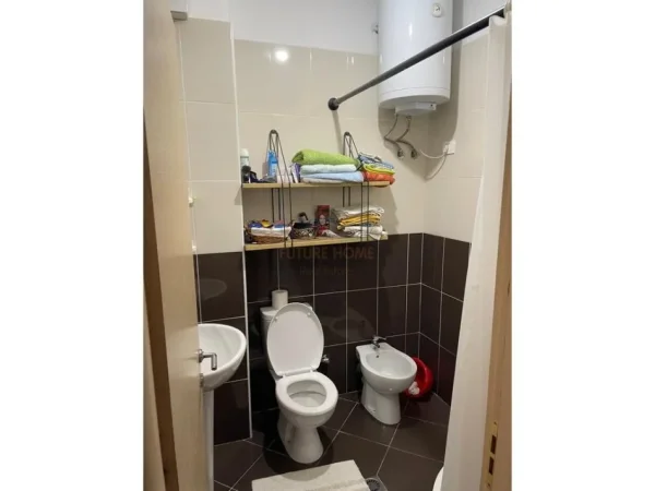 Tirane, jepet me qera apartament 1+1 Kati 2, 63 m² 650 € 