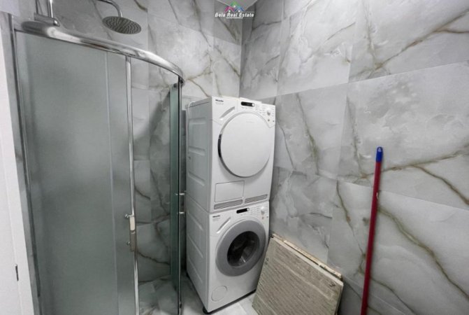 Tirane, jepet me qera apartament 1+1 Kati 4, 65 m² 630 € (Ish Tregu Elektrik)