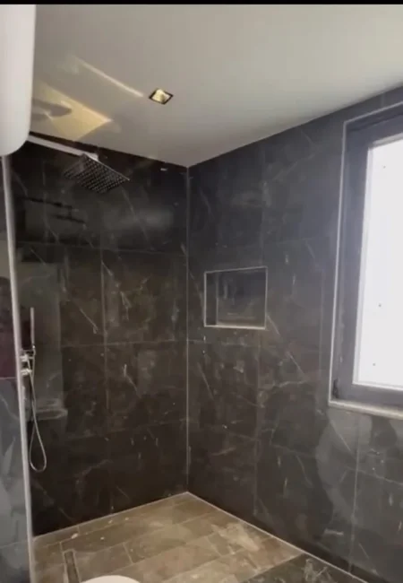 Tirane, shitet apartament 3+1 Kati 5, 132 m² 212.000 € (astir)