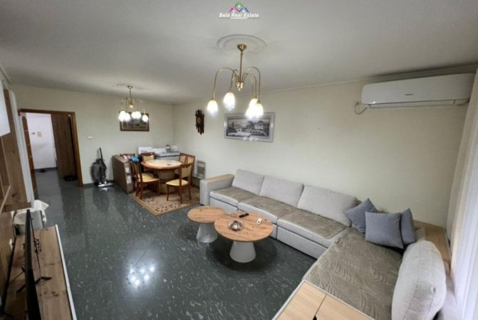 Tirane, jepet me qera apartament 3+1 Kati 3, 120 m² 726 € (Rruga Dritan Hoxha)
