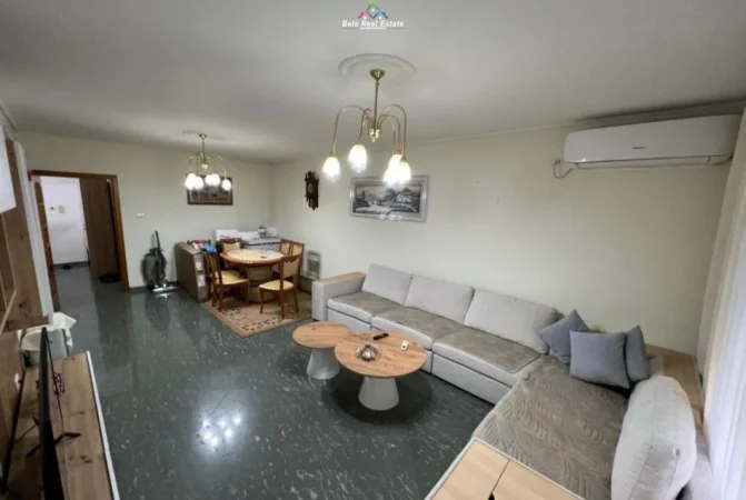 Tirane, jepet me qera apartament 3+1 Kati 3, 120 m² 726 € (Rruga Dritan Hoxha)