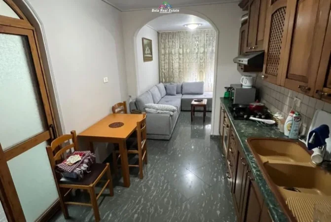 Tirane, jepet me qera apartament 3+1 Kati 3, 120 m² 726 € (Rruga Dritan Hoxha)