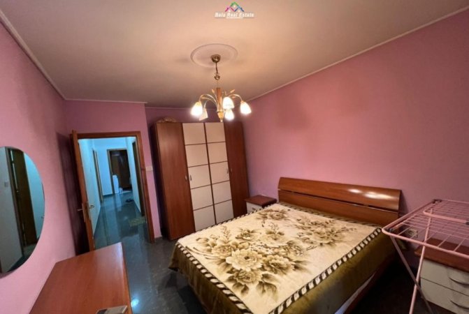 Tirane, jepet me qera apartament 3+1 Kati 3, 120 m² 726 € (Rruga Dritan Hoxha)