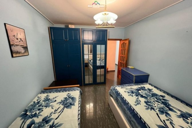 Tirane, jepet me qera apartament 3+1 Kati 3, 120 m² 726 € (Rruga Dritan Hoxha)