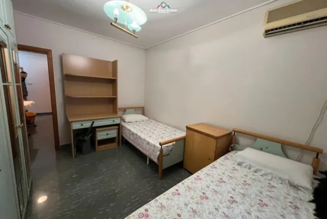 Tirane, jepet me qera apartament 3+1 Kati 3, 120 m² 726 € (Rruga Dritan Hoxha)