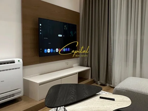 Tirane, jepet me qera apartament 1+1 Kati 8, 55 m² 520 € (ALI DEMI)