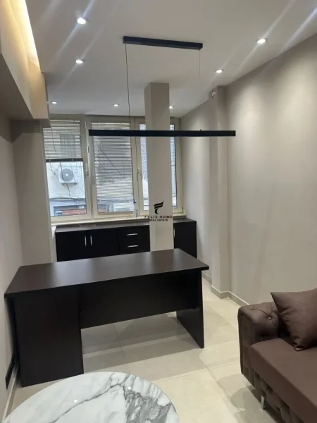 Tirane, jepet me qera ambjent biznesi Kati 1, 30 m² 550 € (MYSLYM SHYRI)