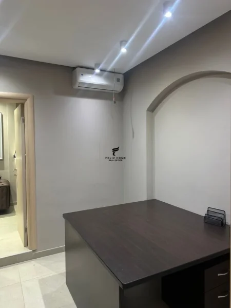 Tirane, jepet me qera ambjent biznesi Kati 1, 30 m² 550 € (MYSLYM SHYRI)