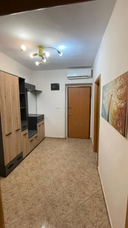 Tirane, jepet me qera apartament 1+1 , 65 m² 440 € (MYSLYM SHYRI)