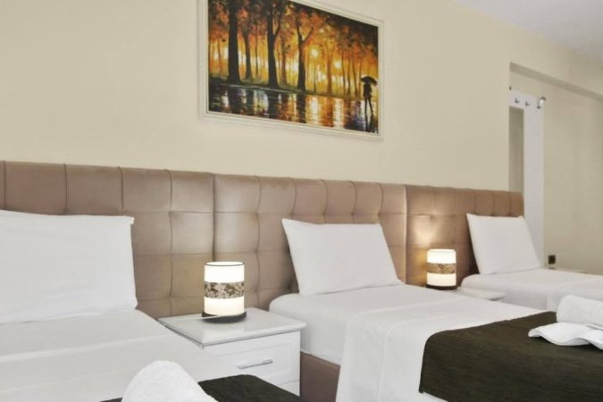 Tirane, shitet hotel , 330 m² 2.000.000 € (9 KATESHET)