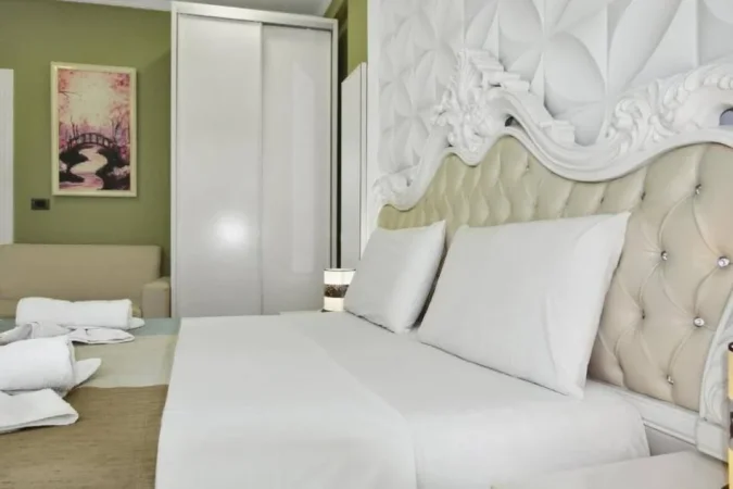 Tirane, shitet hotel , 330 m² 2.000.000 € (9 KATESHET)