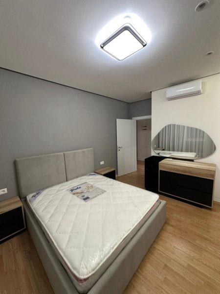 Tirane, jepet me qera apartament 2+1 , 90 m² 1.200 € 