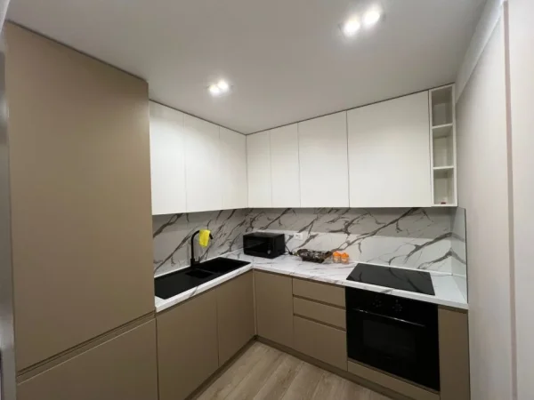 Tirane, jepet me qera apartament 1+1 Kati 11, 60 m² 800 € (rruga e kavajes)