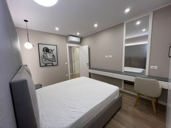 Tirane, jepet me qera apartament 1+1 Kati 11, 60 m² 800 € (rruga e kavajes)