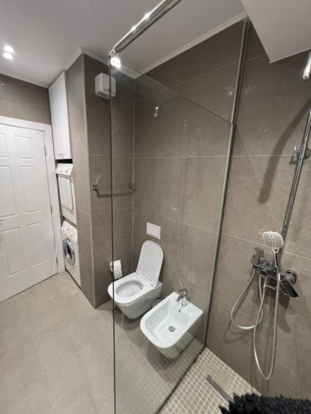 Tirane, jepet me qera apartament 1+1 Kati 11, 60 m² 800 € (rruga e kavajes)